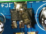 vue de l'ajout de la diode de protection sur le régulateur...